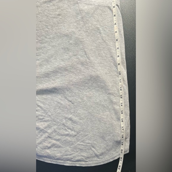 Live Love Dream Light Thermal Gray Long Sleeve Scoop Bottom Size XS - Picture 5 of 7
